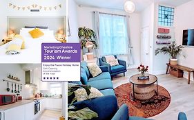 Enjoy The Pause - Quiet City Centre, Free Parking, 2 Min Walk To Shops, River, Cafes, Manchester Airport 50 Mins Drive